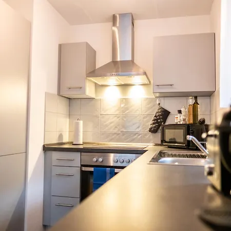 Klassen Apartments! Schnuckeliges - Mit Balkon -in -fuer Vier Personen - 1 Og *
